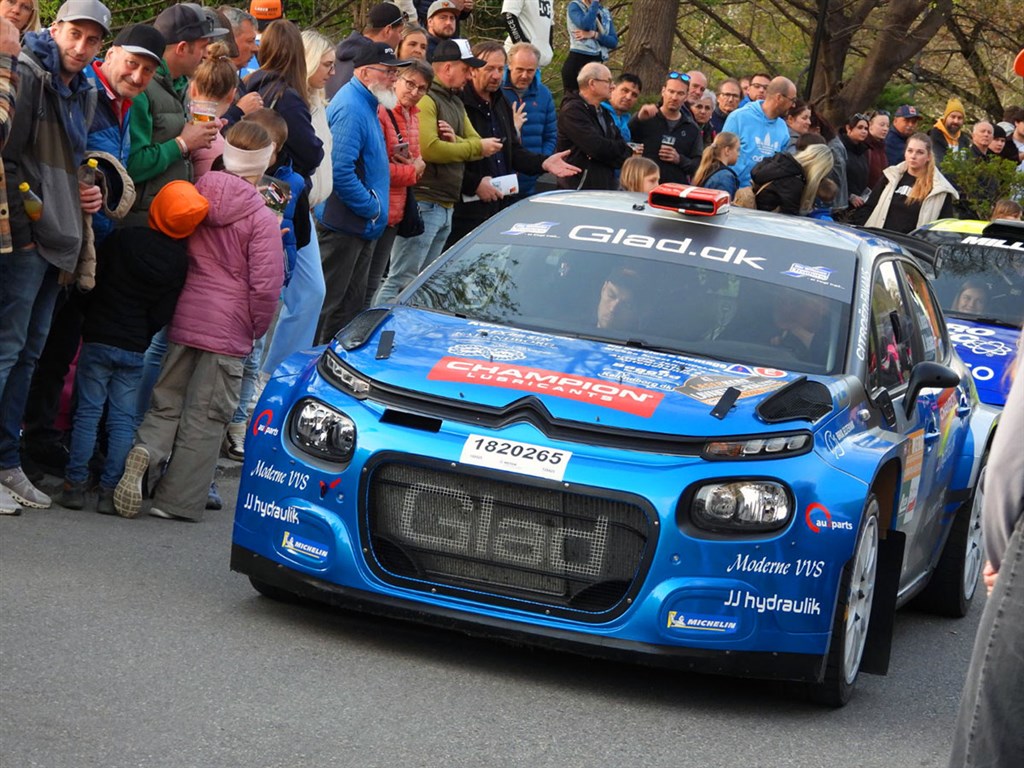 En fejl er fundet og Glad Sports Citroën C3 Rally2 er klar til at yde det optimale.
(Foto: Glad Sport)